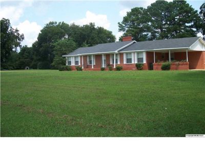 2716 DANVILLE ROAD Decatur, AL 35602