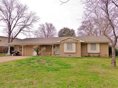 215 MERRILL HEIGHTS Buffalo, TX 75831