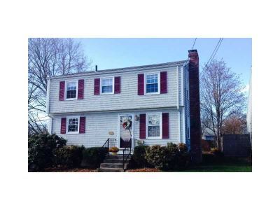 38 Centennial Av Barrington, RI 02806