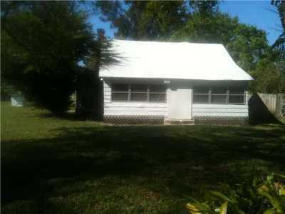 10 Cypress St Fellsmere, FL 32948